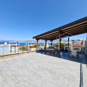 *** Splitska, Brač - Ekskluzivna villa s panoramskim pogledom na more ***
