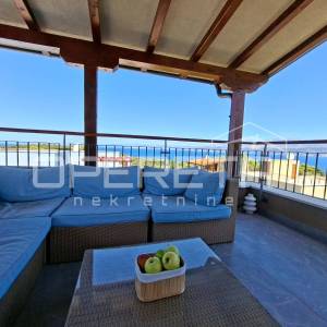 *** Splitska, Brač - Ekskluzivna villa s panoramskim pogledom na more ***