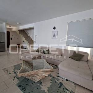 *** Splitska, Brač - Ekskluzivna villa s panoramskim pogledom na more ***