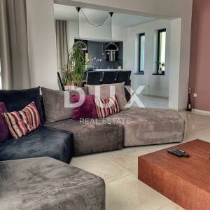 SRDOČI, MARTINKOVAC, BRESTOVICE-  stan u prizemlju 170m2 s panoramskim pogledom na more i bazenom + okućnice 250m2 najam