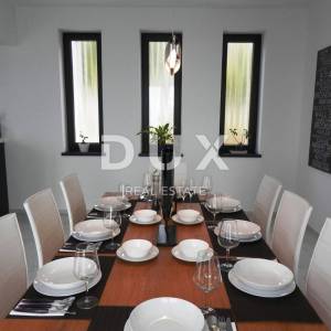 SRDOČI, MARTINKOVAC, BRESTOVICE-  stan u prizemlju 170m2 s panoramskim pogledom na more i bazenom + okućnice 250m2 najam