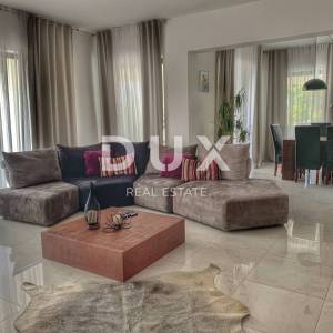 SRDOČI, MARTINKOVAC, BRESTOVICE-  stan u prizemlju 170m2 s panoramskim pogledom na more i bazenom + okućnice 250m2 najam