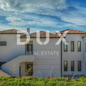 SRDOČI, MARTINKOVAC, BRESTOVICE-  stan u prizemlju 170m2 s panoramskim pogledom na more i bazenom + okućnice 250m2 najam