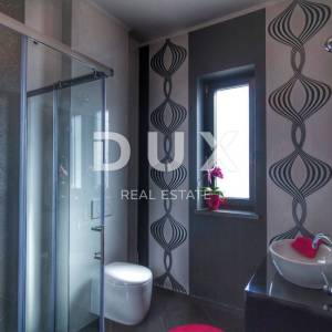 SRDOČI, MARTINKOVAC, BRESTOVICE-  stan u prizemlju 170m2 s panoramskim pogledom na more i bazenom + okućnice 250m2 najam