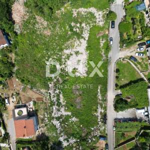 SRDOČI, MARTINKOVAC- građevinsko zemljište 2400m2 s LOKACIJSKOM DOZVOLOM! i pogledom na more 
