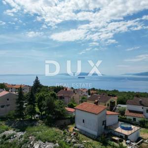 SRDOČI, MARTINKOVAC- građevinsko zemljište 2400m2 s LOKACIJSKOM DOZVOLOM! i pogledom na more 