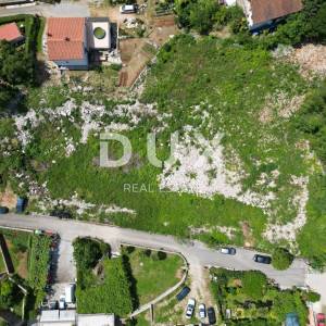 SRDOČI, MARTINKOVAC- građevinsko zemljište 2400m2 s LOKACIJSKOM DOZVOLOM! i pogledom na more 