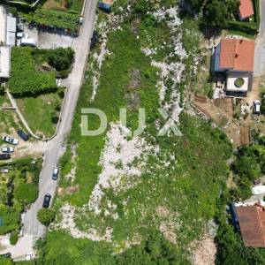 SRDOČI, MARTINKOVAC- građevinsko zemljište 850m2 S LOKACIJSKOM DOZVOLOM!!! s pogledom na more 