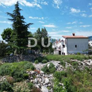 SRDOČI, MARTINKOVAC- građevinsko zemljište 850m2 S LOKACIJSKOM DOZVOLOM!!! s pogledom na more 