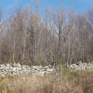 SRDOČI - REŠETARI - KASTAV- građ zemljište 1900m2 za stambenu (posl.-stamb) zgradu–stanove /apartmane /obiteljsku kuću / villu ...