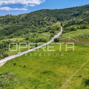 Središnja Istra-dva građevinska zemljišta 1576 m2