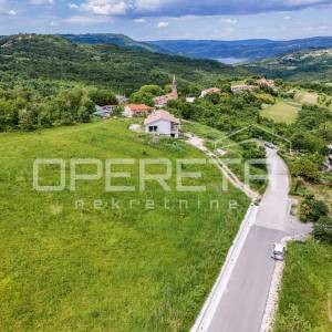 Središnja Istra-dva građevinska zemljišta 1576 m2