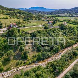 Središnja Istra-funkcionalna kuća na prostranom imanju od 3.500 m²
