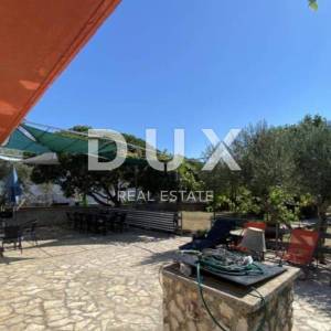 SRIMA, VODICE - Dvije kuće na prostranom terenu
