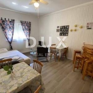 SRIMA, VODICE - Dvije kuće na prostranom terenu
