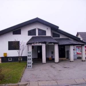  Stambeno poslovna zgrada u Koretincu!!! 