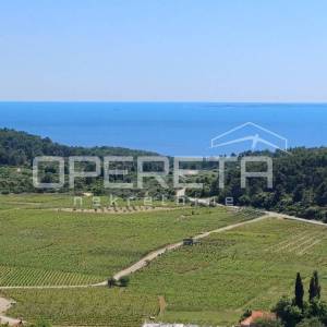 Stan na katu s terasom i bazenom – dugoročni najam, Korčula