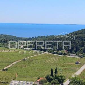 Stan na katu s terasom i bazenom – dugoročni najam, Korčula