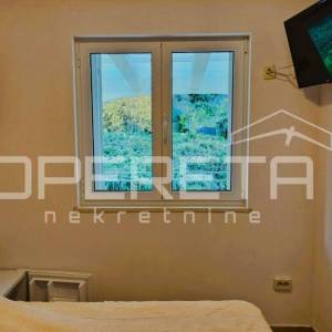 Stan s 2 sobe i terasom, 7 m do mora, pogled na more, Račišće, Korčula