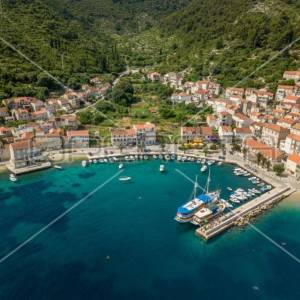 Stan s 2 sobe i terasom, 7 m do mora, pogled na more, Račišće, Korčula