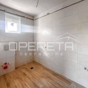 Stan s 2 spavaće sobe i balkonom, pogled na more – Šibenik