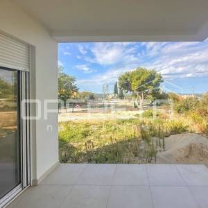 Stan s 2 spavaće sobe i balkonom, pogled na more – Šibenik