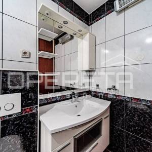 Stan s 3 sobe, 2 balkona i pogledom na more – Sućidar, Split 