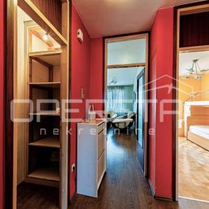Stan s 3 sobe, 2 balkona i pogledom na more – Sućidar, Split 
