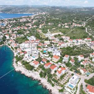 Stan s bazenom i vrtom u Stivašnici, 260,40 m2
