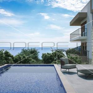 Stan s bazenom i vrtom u Stivašnici, 260,40 m2
