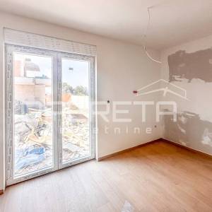 Stan s bazenom i vrtom u Stivašnici, 260,40 m2

