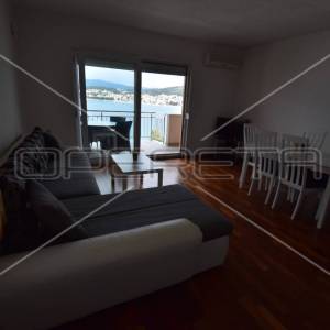 Stan s pogledom na more 55m2, lođa 10m2, Okrug Gornji, Čiovo