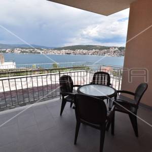 Stan s pogledom na more 55m2, lođa 10m2, Okrug Gornji, Čiovo