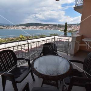 Stan s pogledom na more 55m2, lođa 10m2, Okrug Gornji, Čiovo