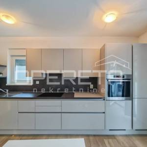Stan u Novalji 67 m², 2 sobe, 2 terase, parking