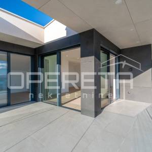 Stan u novogradnji s otvorenim pogledom prema moru, 165,55 m²