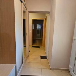Stara Novalja: Kuća s 3 apartmana, veliko dvorište