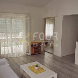 Starigrad, Seline, kuća s 3 stana + dodatni apartman, 100m od mora