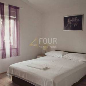 Starigrad, Seline, kuća s 3 stana + dodatni apartman, 100m od mora