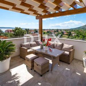 STARIGRAD, SELINE - prekrasna vila sa pogledom 