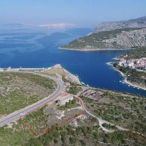 STINICA - građevinski teren 4285m2 sa postojećom zgradom od 500m2 za boutique hotel / hostel / motel /poslovno- apartmansku zgr...
