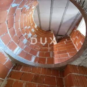 SV. PETAR NA MORU - Izvanredna investicijska prilika: kuća sa spektakularnim pogledom na more