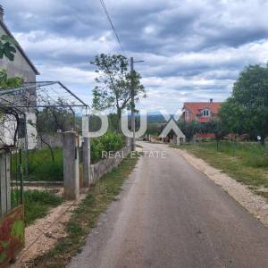 SVETI FILIP I JAKOV, SIKOVO - prizemlje sa okućnicom za adaptaciju