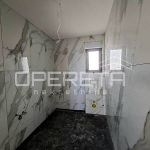 Top lokacija u Dalmaciji – Rogoznica, 70m od mora, useljenje ljeto 2025!