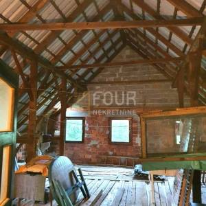 Tounj - okolica, samostojeća kuća 200m2, terasa, balkon