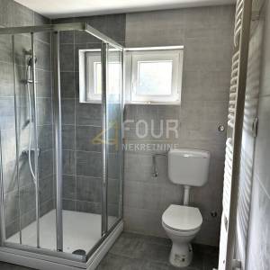 Tounj - okolica, samostojeća kuća 200m2, terasa, balkon