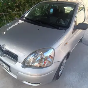 Toyota Yaris 1.0 vtt-i 130000 km klima servo odlično radi i vozi