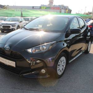 Toyota Yaris 1.5 Hybrid AUTOMATIK *NAVIGACIJA, KAMERA*