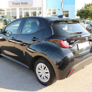 Toyota Yaris 1.5 Hybrid AUTOMATIK *NAVIGACIJA, KAMERA*