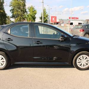 Toyota Yaris 1.5 Hybrid AUTOMATIK *NAVIGACIJA, KAMERA*